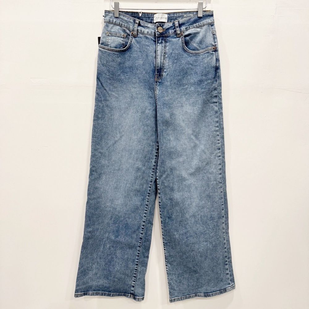Lola Milan High Rise Wide Leg Jeans Light Wash Size 29